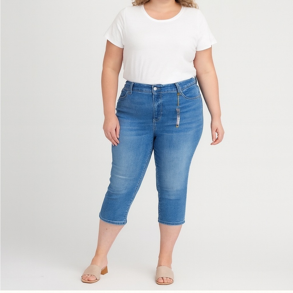 Suzanne Betro ankels jeans medium wash high rise capri jeans sz 14